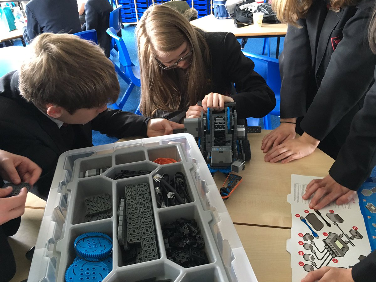 MissHowardMaths's tweet photo. Just adding the final touches before the final  #scienceshare @VEXRoboticsUK @RAE_STEM_NW @LadybridgeHigh https://t.co/DbAtrDZ45W