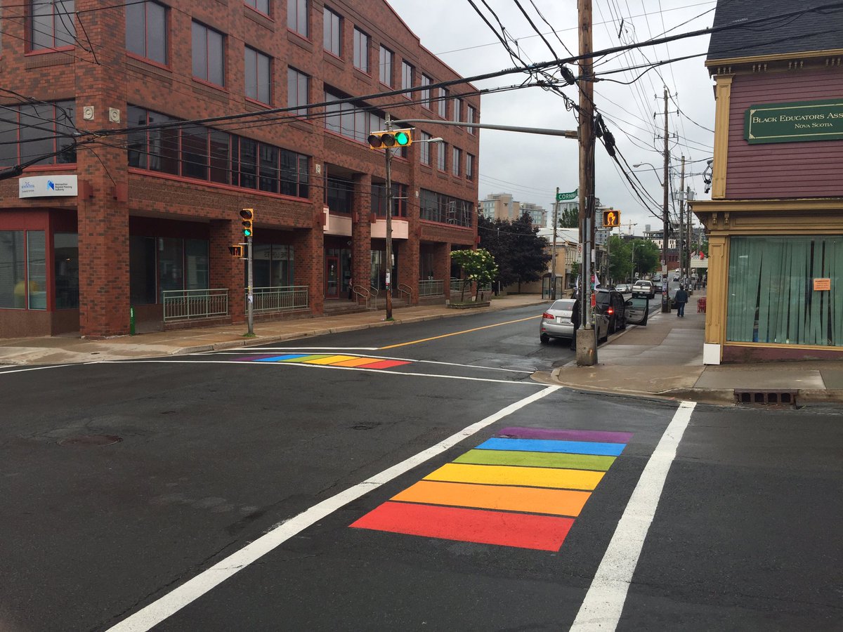 allisondev's tweet photo. Love this fresh coat of paint on Gottingen. @HalifaxPride #halifax #hfx https://t.co/oDSMiR82nE