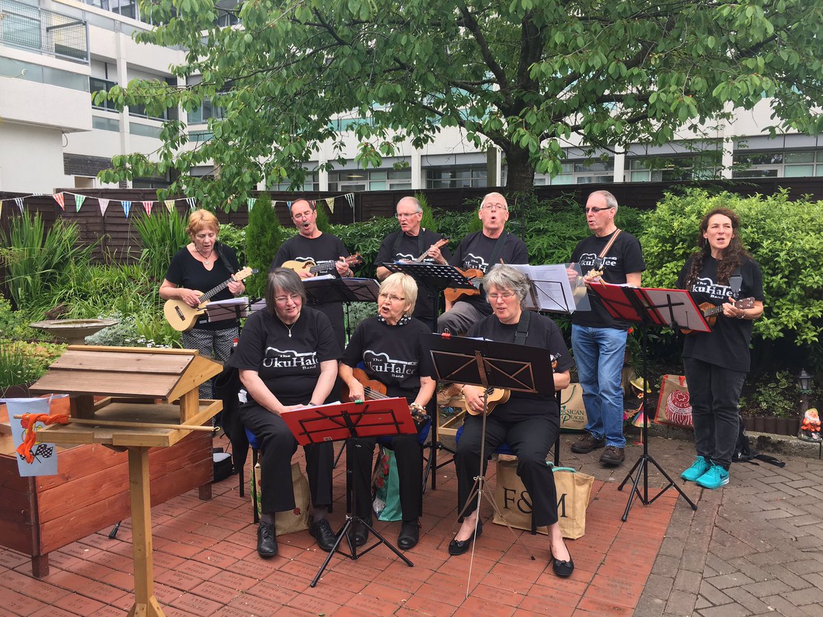 Hannah_jayne86's tweet photo. The band at the @StAnnsHospice fair ! https://t.co/yGjnqbIVc5