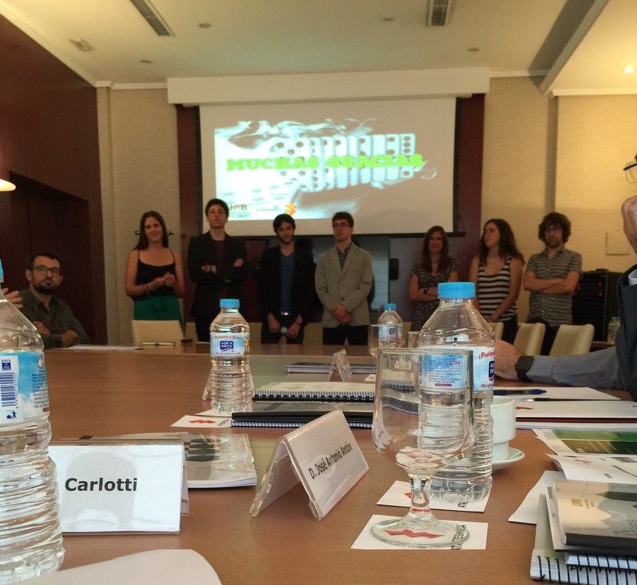 uabcomunicacio's tweet photo. Els alumnes de @FccUab han guanyat el "proyecto mañana 2016" convocat pel grup Atresmedia. Enhorabona!!! https://t.co/spBQXLFG9T