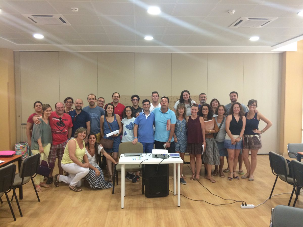 Lola_FGeniz's tweet photo. Fantástica #FormacionABP. @IrenitaFlo y @AlvaritoPolonio, formadores y animadores! Inspirando una nueva escuela https://t.co/MO9z8gxz1m