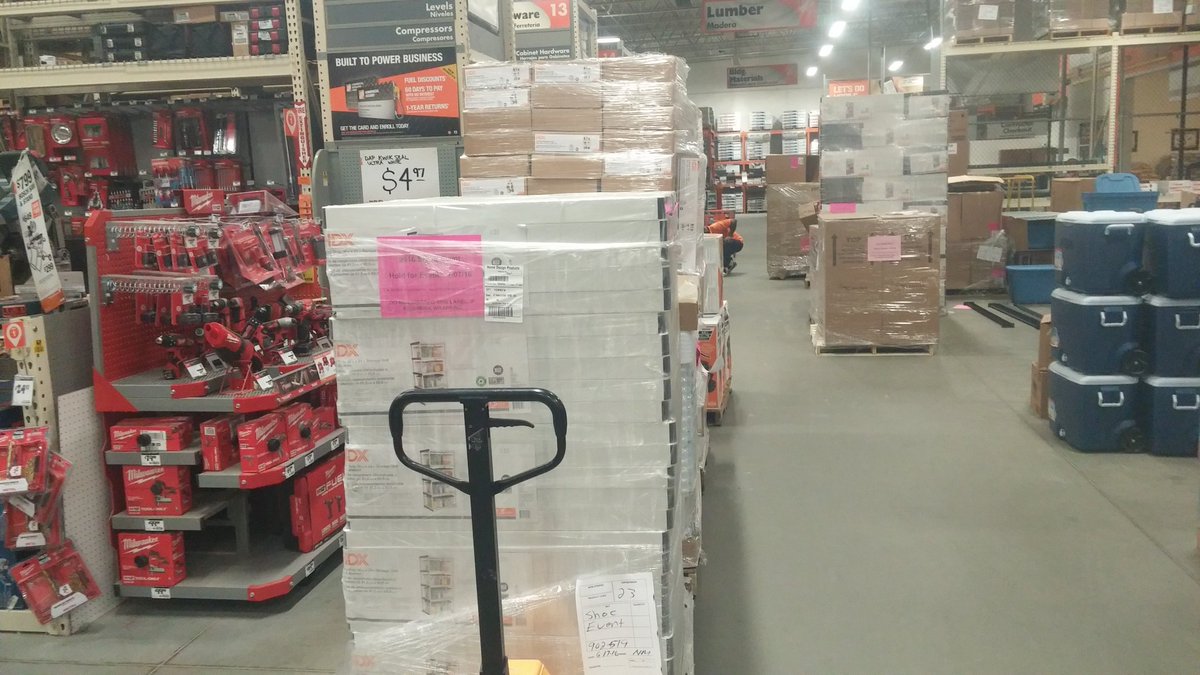 MET6223's tweet photo. SHOE event in 6223! Thanks to night MET, day MET and store 6223 for everyone's help! https://t.co/5vU0apxd26