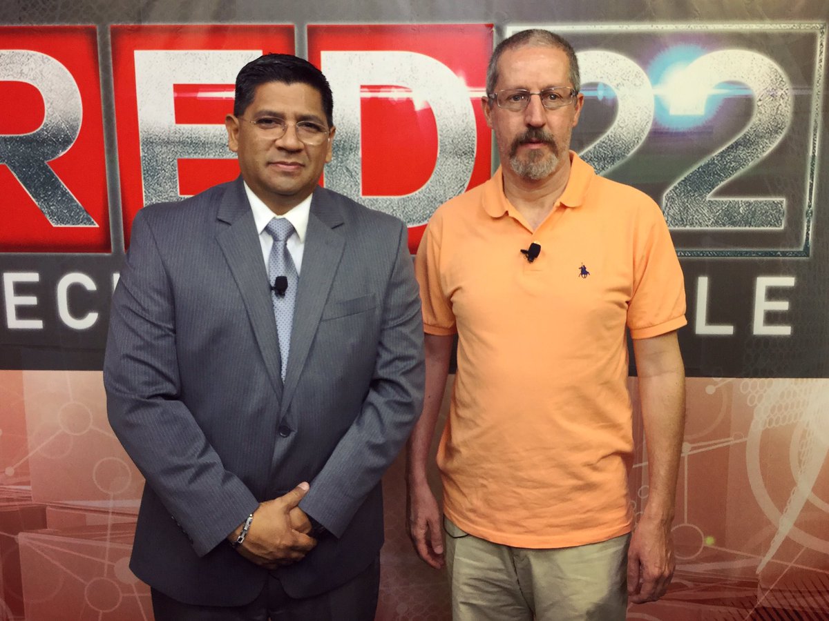 SuperChannel_12's tweet photo. #RED22 con @HS_Barboza nos visita Mario Alberto José de los Santos Director del CESAME / mensajes: 878 1 22 22 22 https://t.co/Fm9mHtmUCO