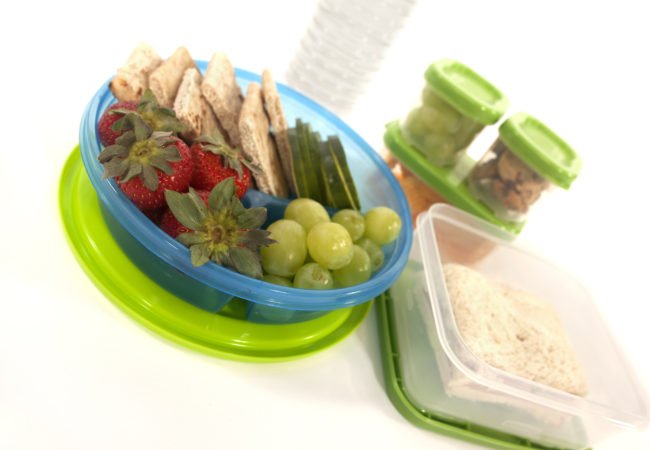 ClevelandClinic's tweet photo. Studies have shown that people who eat from red plates tend to eat less and practice portion control. https://t.co/nvuhB02yuu