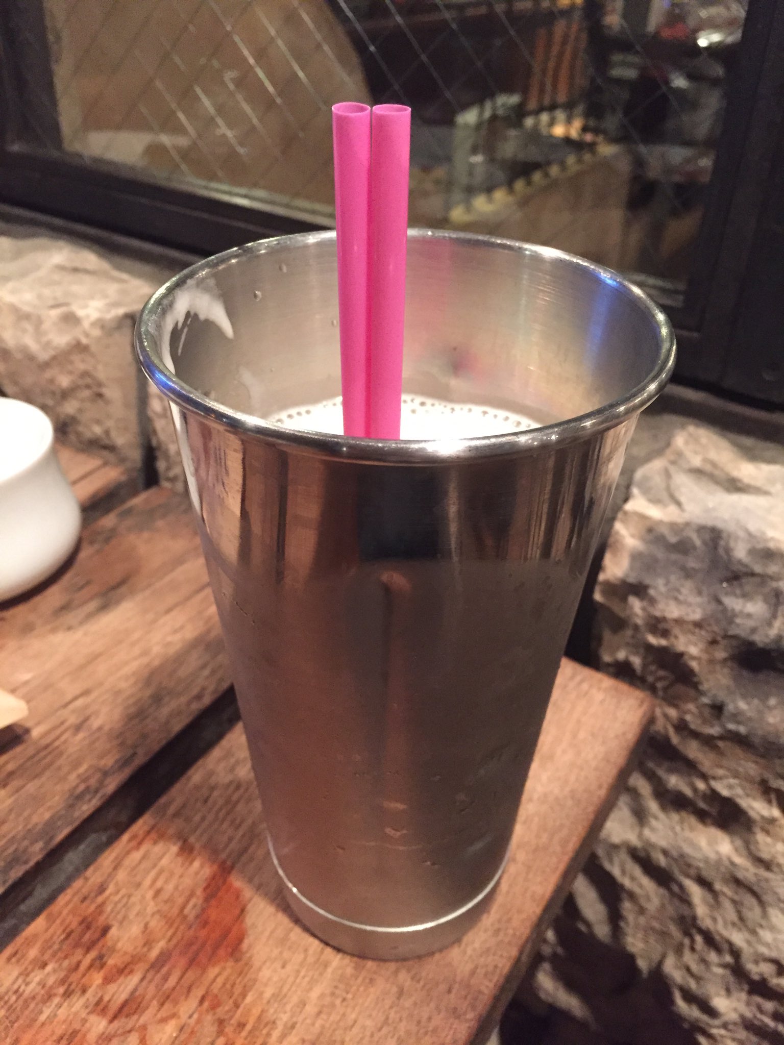 宮地真緒 On Twitter こういう場合 どう飲む ストロー2本とも吸う 一本外す カクテルとかにも細いストローついてくるとき アレどうしてる