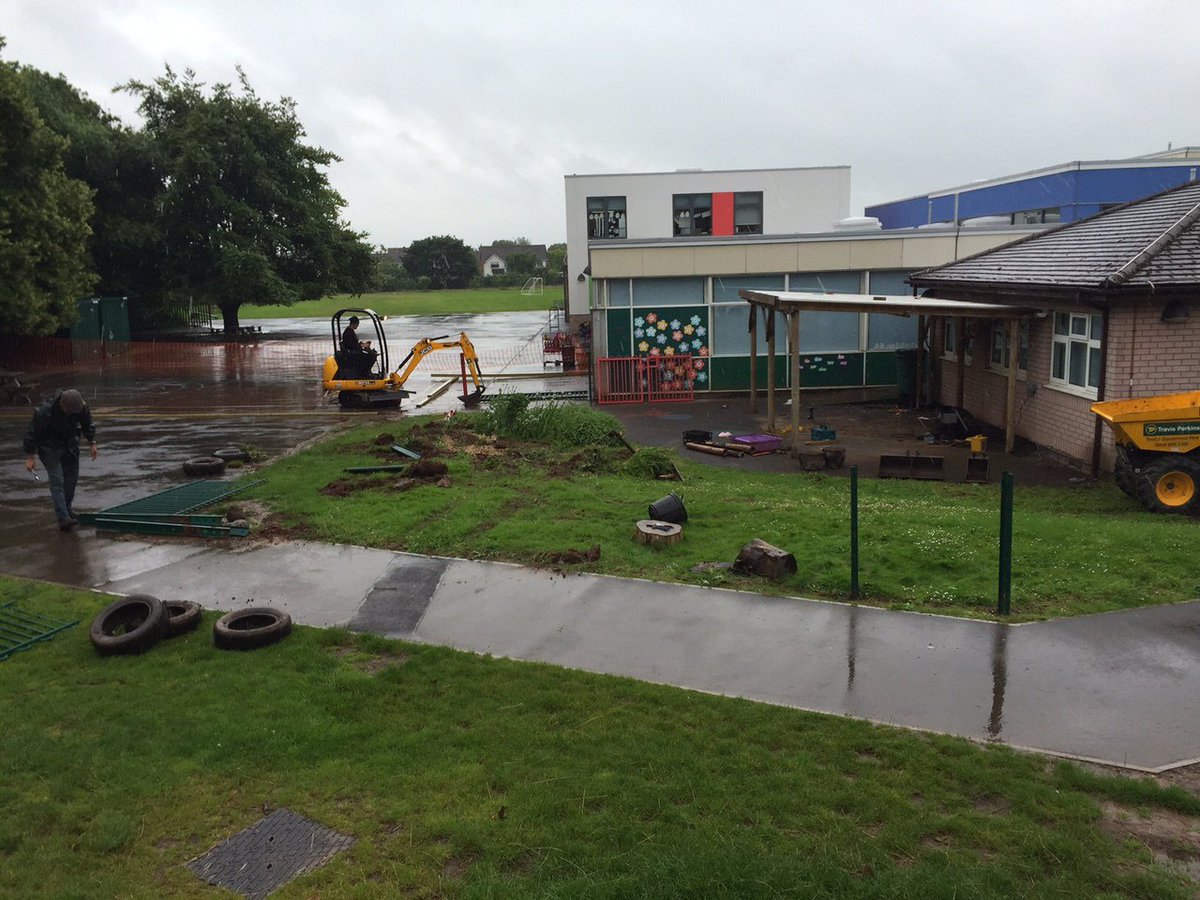 PentagonPlayUK's tweet photo. The difference in just 6 days! The #earlyyears environment at Christ Church is looking fantastic #EYFSplayground https://t.co/U0a6IvrHvq