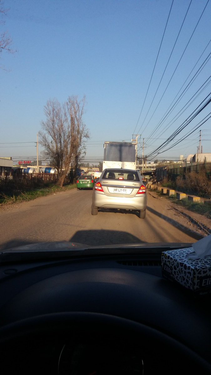 Cristian_vt's tweet photo. Accidente vehicular... camión con motociclista en caletera #Ruta5norte alta congestión #carabdechile https://t.co/SOIu6DboaG