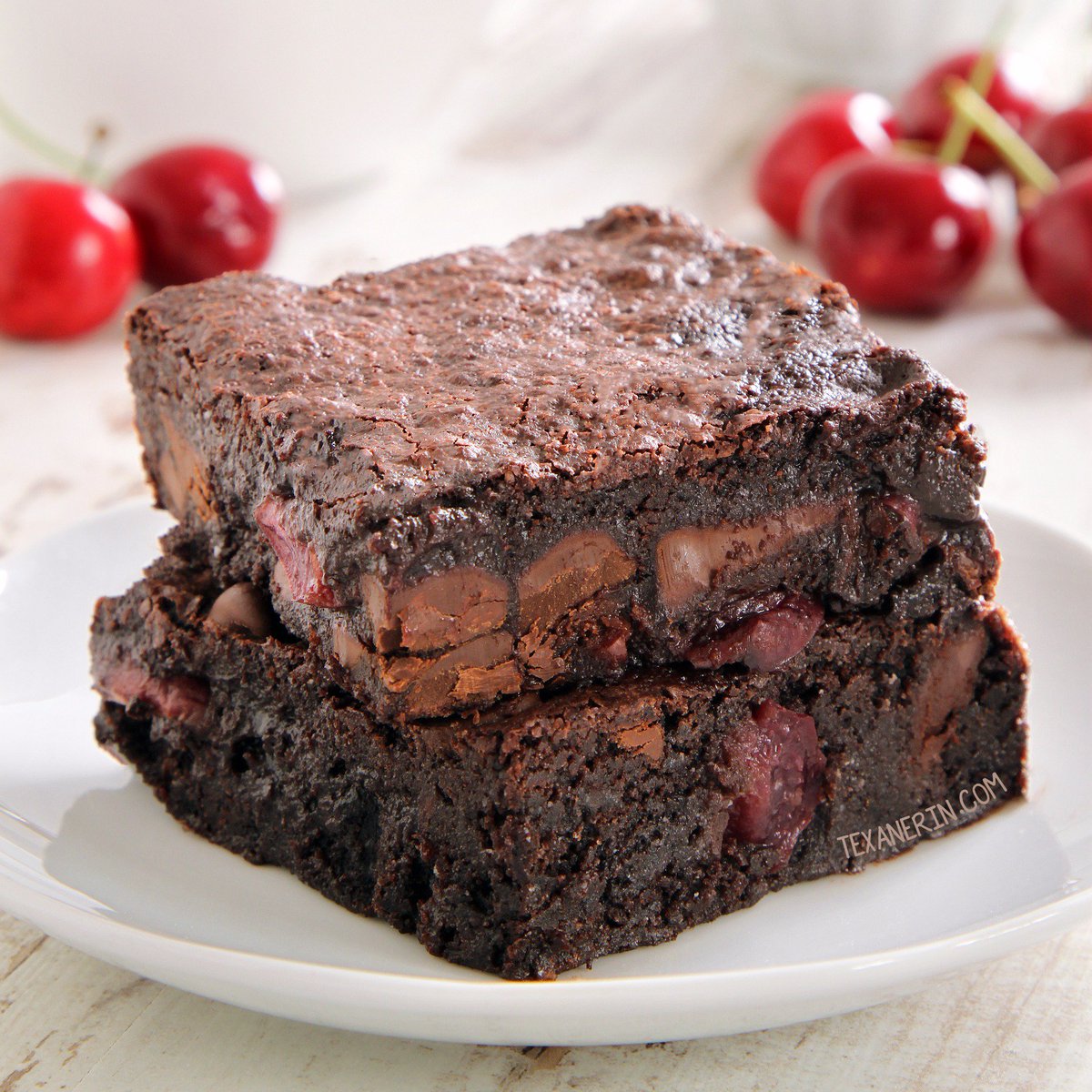 texanerin's tweet photo. Fudgy chocolate cherry almond brownies! With #glutenfree #dairyfree options. https://t.co/eEQrLehX5Z https://t.co/5g7dbKt8ZS