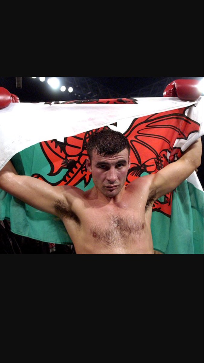 WaynesBarNice's tweet photo. Mae pawb yn Gymry nawr! #EURO2016  #remain #nottoolate? #BaleVRonaldo @GarethBale11 @RealJoeCalzaghe @WaynesBarNice https://t.co/meSHlqfQWr