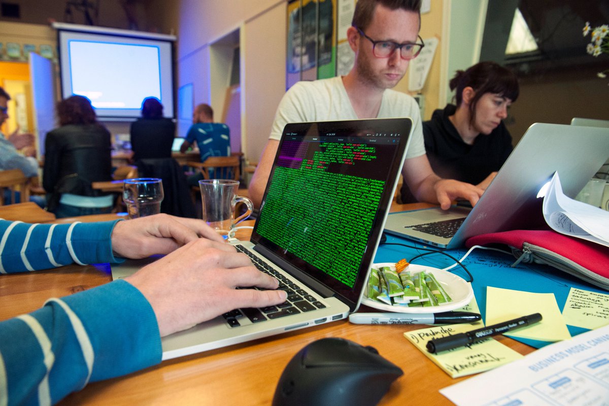 FarmHackNL's tweet photo. Afgelopen weekend vond de 3e #FarmHack plaats in Raalte over Korte Ketens!  https://t.co/bEU16Y89UB https://t.co/ClthzmoLWY