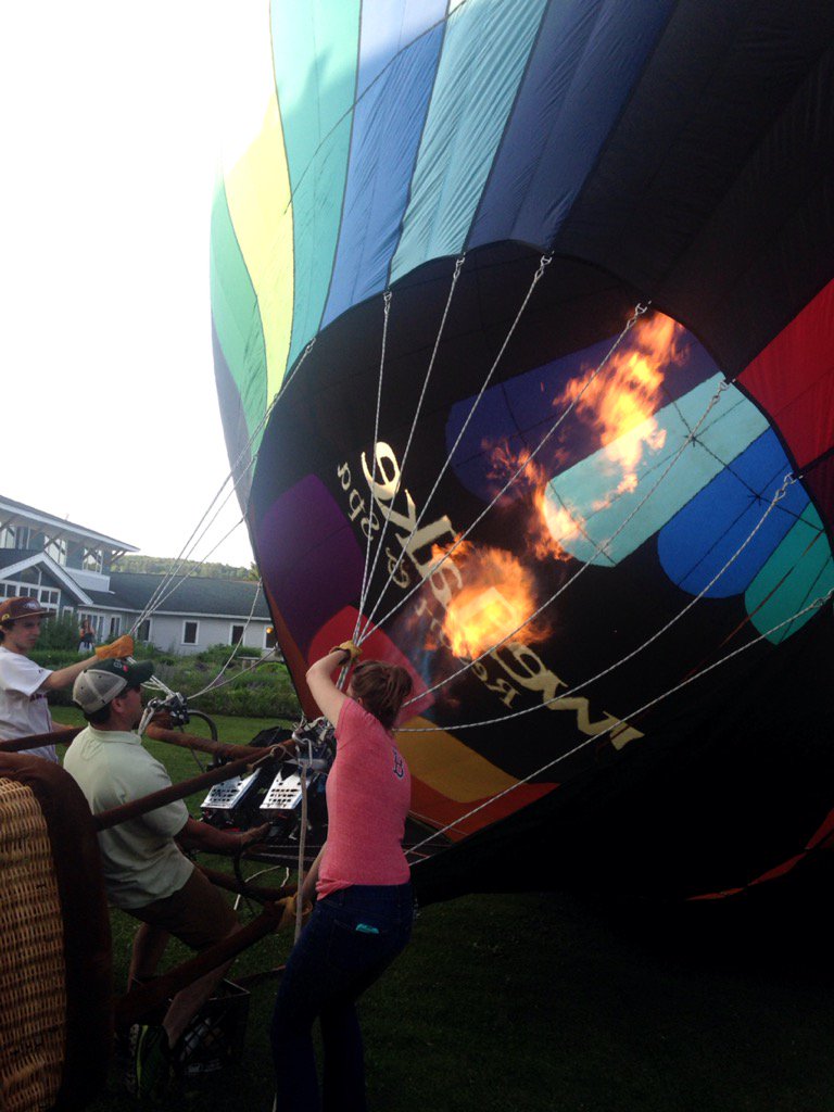 Stoweflake's tweet photo. Gearing up for our 30th Annual Hot-Air Balloon Festival this weekend! Family fun in a beautiful place! #Stoweflake https://t.co/Aum6Uw01Y3