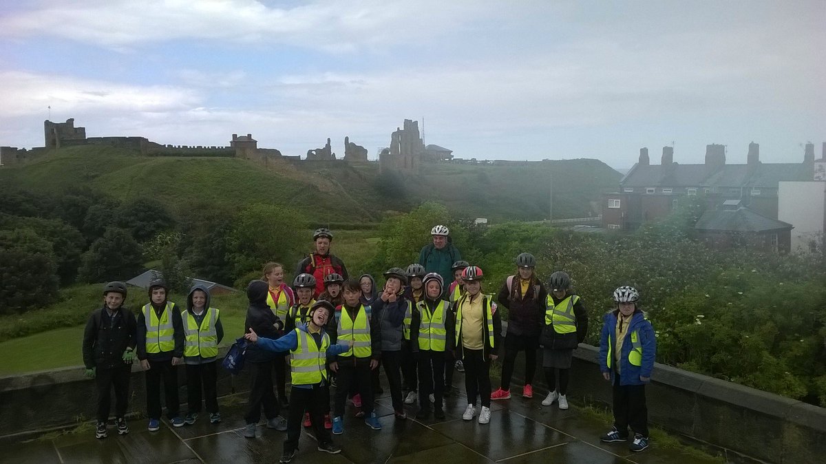 EwanSustransNE's tweet photo. KS2maths: @westwalkerpri + (18 x Yr6) +  1Yr5 + NCN72,NCN10,NCN1 x 19 sandwiches = Smilage @GoSmarterSchool https://t.co/CcJCHPM8EK