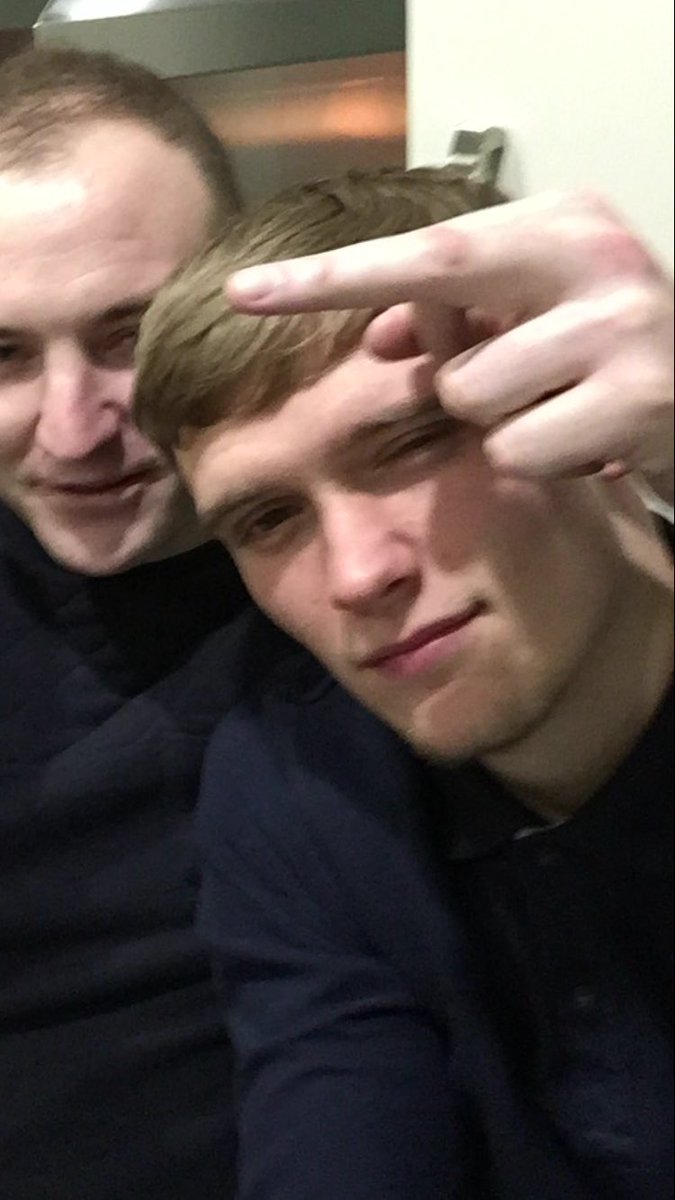 itsalwayskingy's tweet photo. @Sneathy95 happy birthday mate! Sorry I couldn't make it last night https://t.co/xLh1ETLBgB