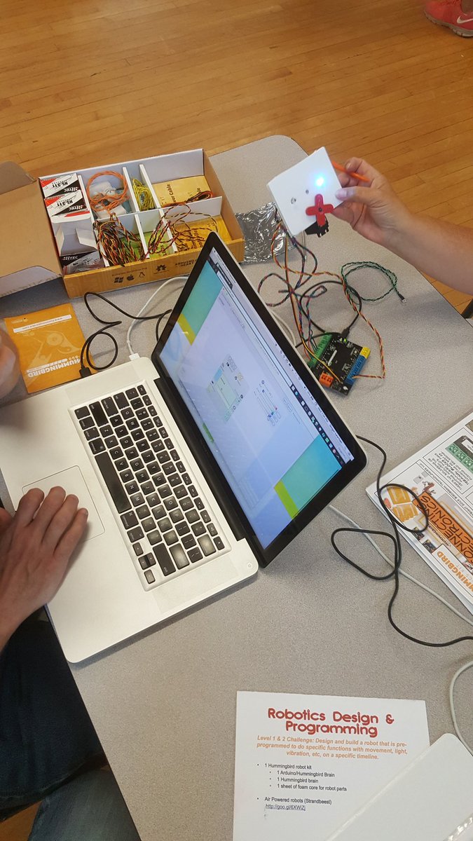 jschulte25's tweet photo. Our teachers just had two "light bulb" moments! @jenniferfoos @BruceBuethe @Catheri16077772 @ReinhardtDerek @USD303 https://t.co/XtUt4VSIYm