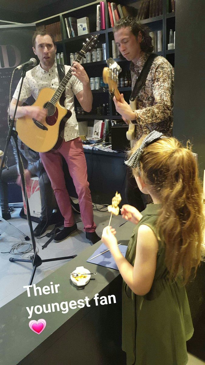 Aww <a href="/thefitzafrenic/">The FitzaFrenic</a>'s youngest fan is here at <a href="/daveydavey23/">DaveyDavey</a> tonight 🎸#ddfest