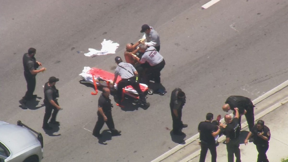 #BREAKING At least 1 suspect shot after police chase ends in Virginia Gardens bit.ly/29yQBv3?utm_me… https://t.co/zI5MF7jfcX