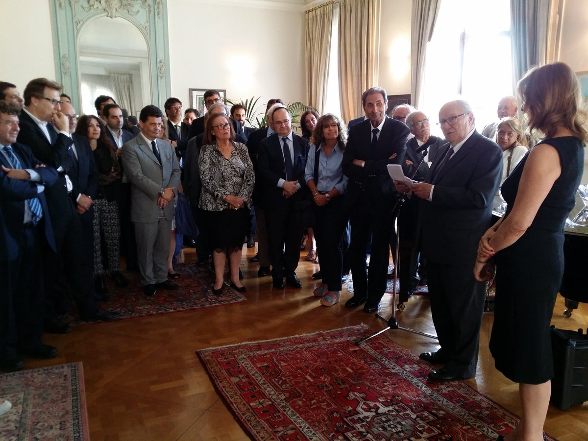 RogerCukierman's tweet photo. Merci à @AlizaBinNoun pour cette réception chaleureuse à l'occasion de mon départ de la présidence du @Le_CRIF. https://t.co/K9Ya62B6Mq