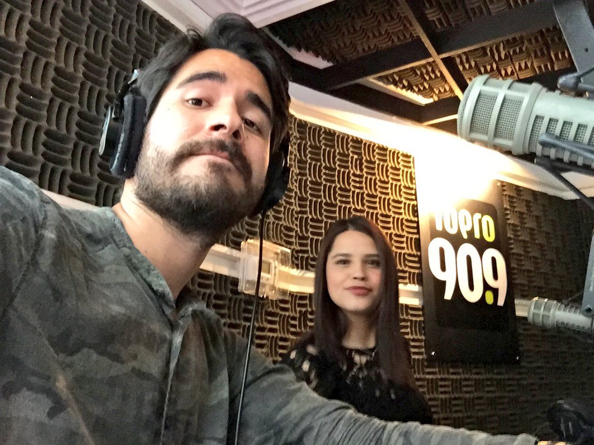 YiyoHr's tweet image. Hablando de #BlogBuilding en #HorasHábiles @Ibero909FM con @elola_ y @hanna_rangel próximamente en @CasaPicnicMX