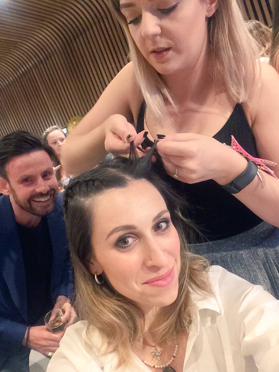 Kassiani_cheir's tweet photo. What else can a girl want on a Wednesday evening? Braids, music and drinks! @daveydavey23 #DDFEST https://t.co/j43jxjEz39