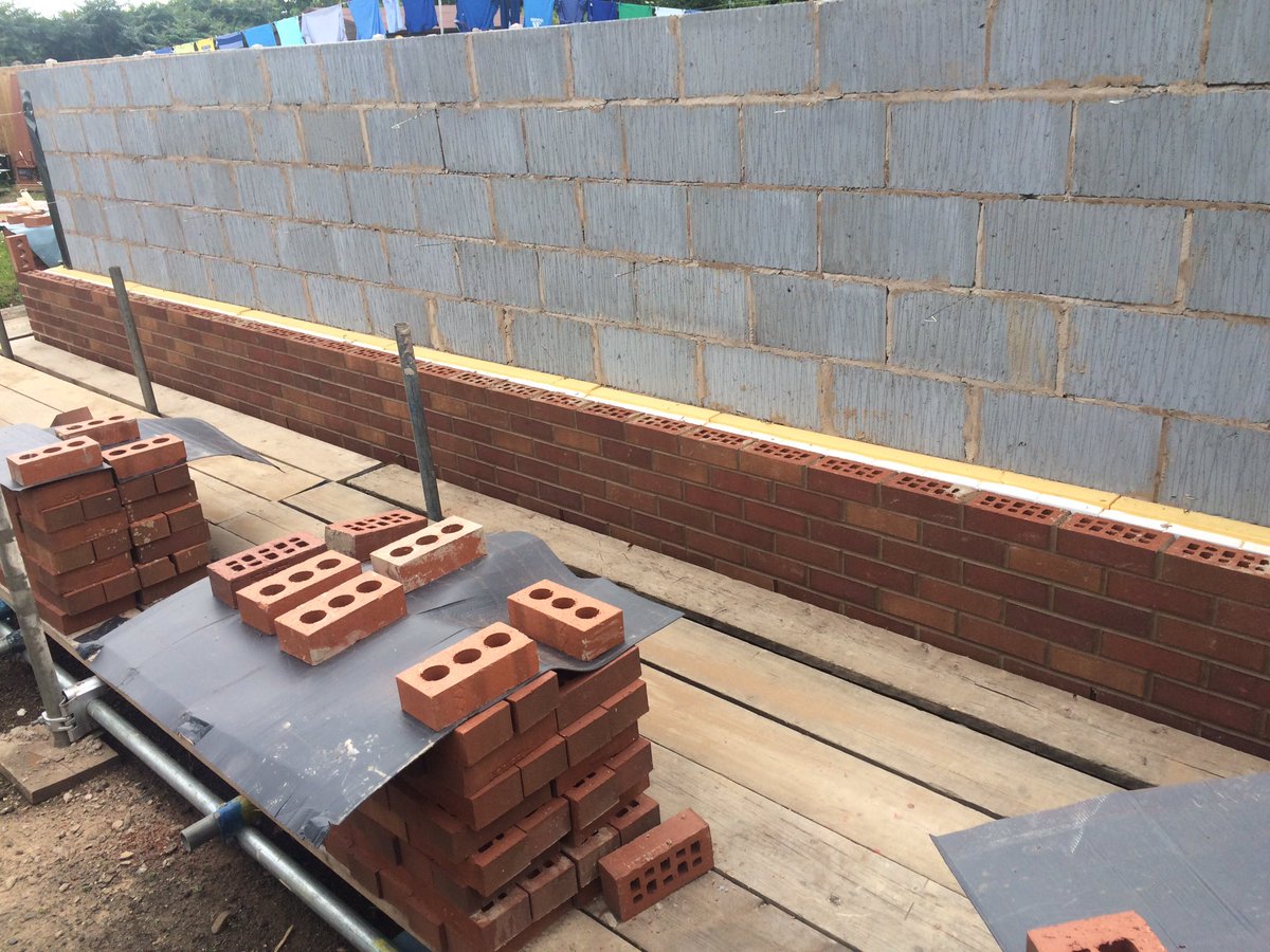 Glenn1Harris's tweet photo. #bricklaying #xtratherm #insulation #Loveconstruction #property https://t.co/FOND5DxaYP