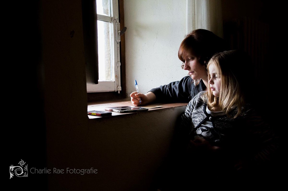 Mrs_Raemakers's tweet photo. Writing her vows with her niece on her knee #unposed #charlieraefotografie https://t.co/L3ucUbLX26