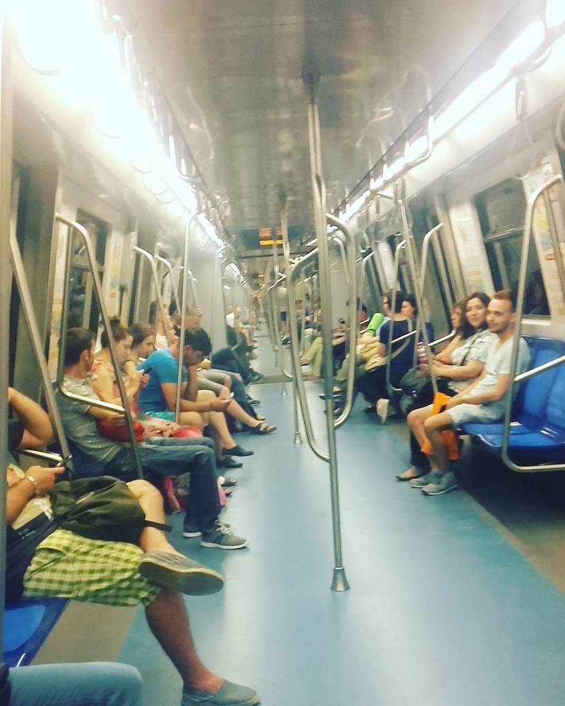 RalucaML's tweet image. The grey warm #Metrorex #TheUrbanShaper #Bucharest ift.tt/29yDMTP