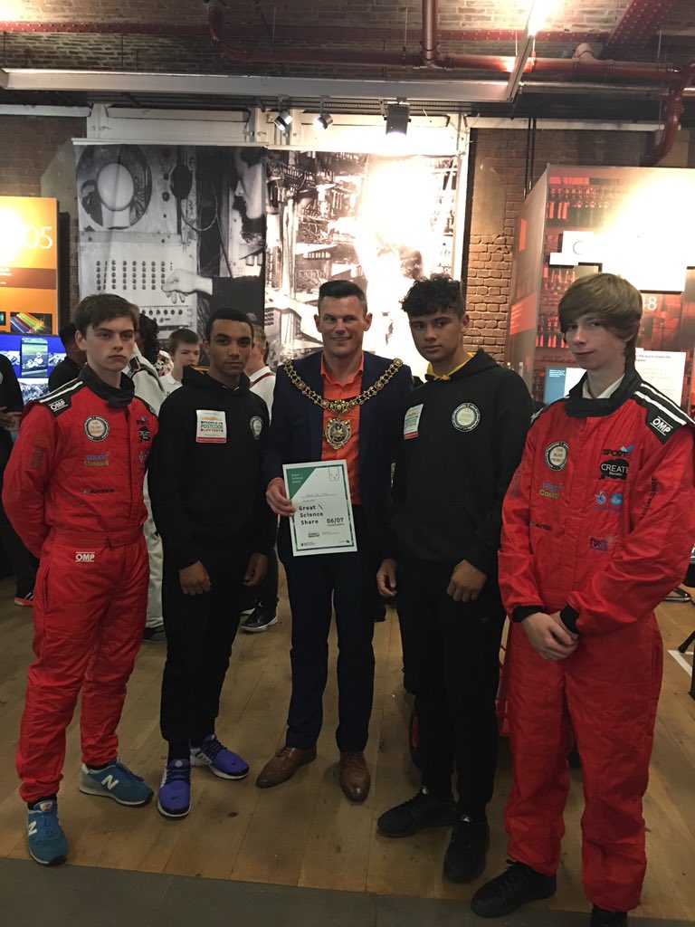 GetMeMotoring's tweet photo. #scienceshare @2016GSS Bedford Knight Riders with the Lord Mayor of Manchester #ProtoGPChallenge #theDeal #STEM https://t.co/x0Qwu1J3P5