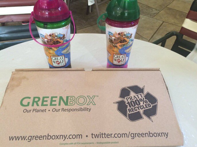 greenboxny's tweet image. Spotted! Check out the #GreenBox at @GreatWolfLodge! 🍕🍕🍕#GreatWolfLodge #HungryAsAWolf #pizza #pizzabox #sharktank