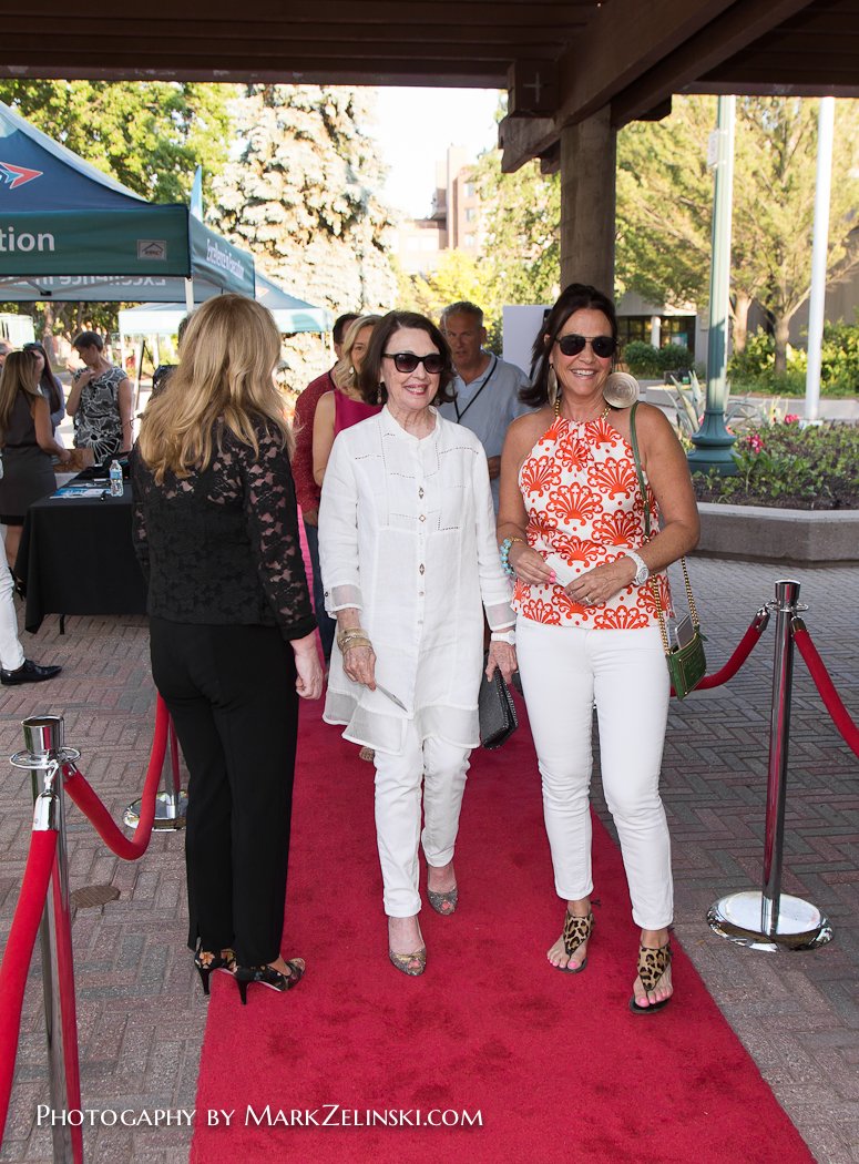 theOFFA's tweet photo. #OFFA2016 recap: #Oakville walked the red carpet to our opening gala. Were you there? Let us know! #filmfestival https://t.co/uOgLnk5mdY