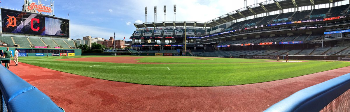 CleGuardians's tweet photo. What a day for first-place baseball. 😎☀️⚾️ https://t.co/wU0Vz43SXr