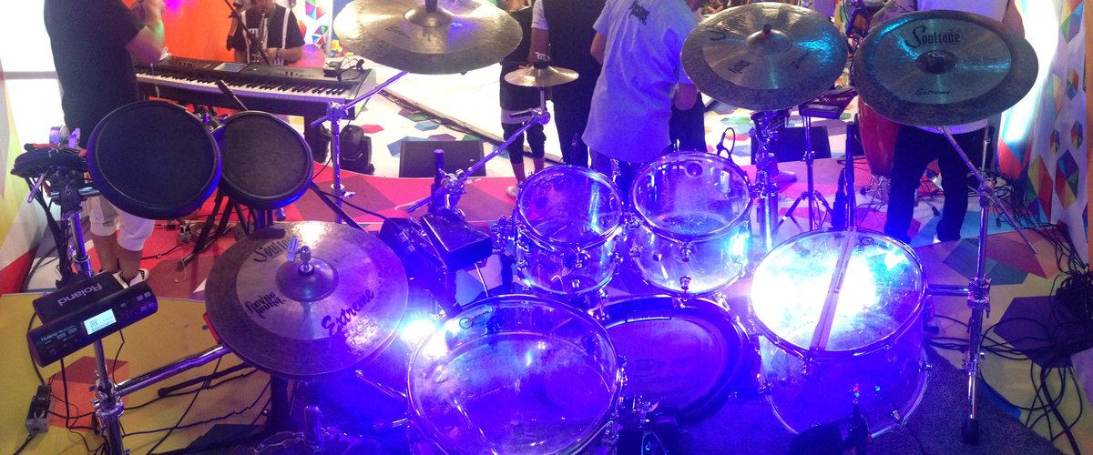 walodrum's tweet photo. #piensaenmi #acabatelo #fievrelooka #teamwith #BaquetasMontano #AquarianDrumheads #soultonecymbals #headartdrums https://t.co/UuyVSsTDVc