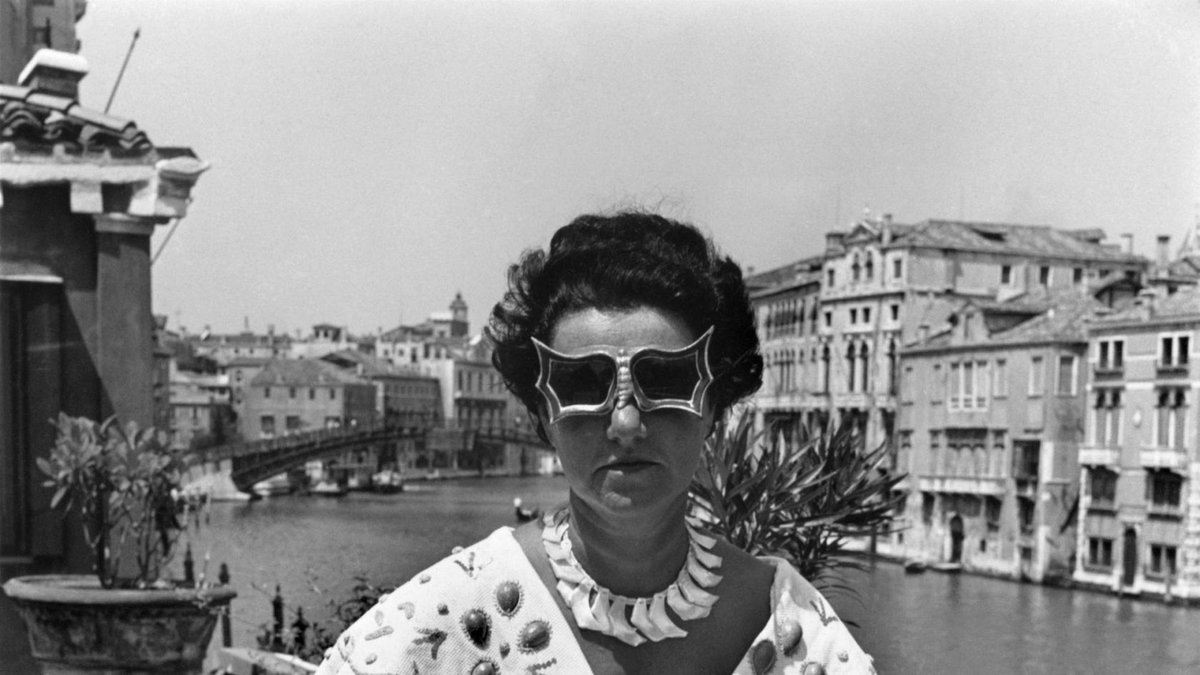 Peggy #Guggenheim. La valigia dell'arte. Da domani a palazzo ducale di genova @Ducale_Genova <a href="/centroprimolevi/">Centro Primo Levi</a>