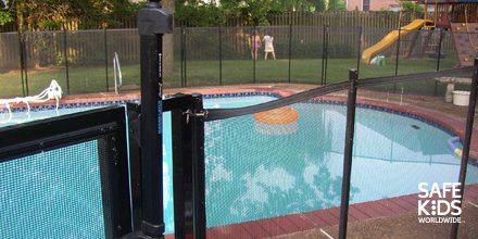 safekids's tweet photo. Have a home pool? Keep it safe and install 4-sided fences at least 4 ft. tall. https://t.co/Jhj5KboYb6 #watersafety https://t.co/kuldM48YKt