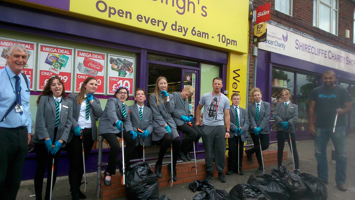 CleanShcliffe's tweet photo. #Litter picking in #Shirecliffe with @ParkwoodAcademy students supported by @PremierSinghs who donated chocolates https://t.co/wXBhCE8cXd