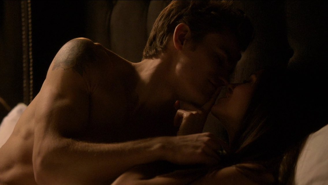 StelenaScenes's tweet photo. https://t.co/qkzU0BsZuF
