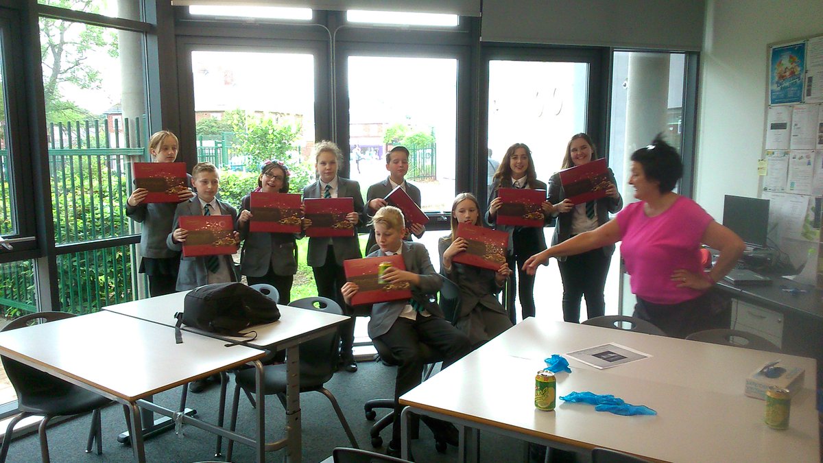 CleanShcliffe's tweet photo. #Litter picking in #Shirecliffe with @ParkwoodAcademy students supported by @PremierSinghs who donated chocolates https://t.co/wXBhCE8cXd