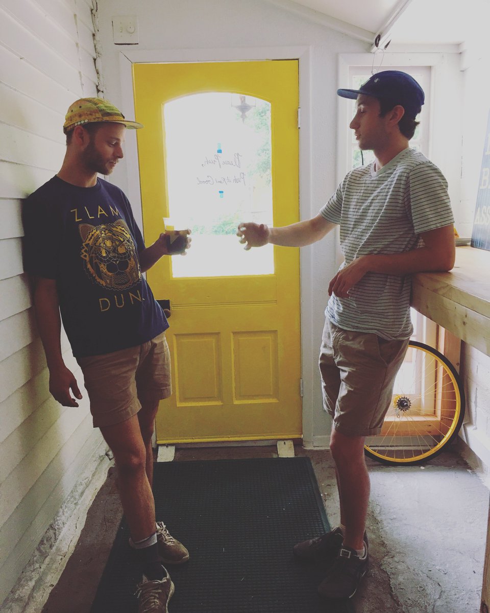 UELZING's tweet photo. Just some dudes and a yellow door! #invisiblecheers #shopswap #ZINGteam https://t.co/JPQr5kggNB