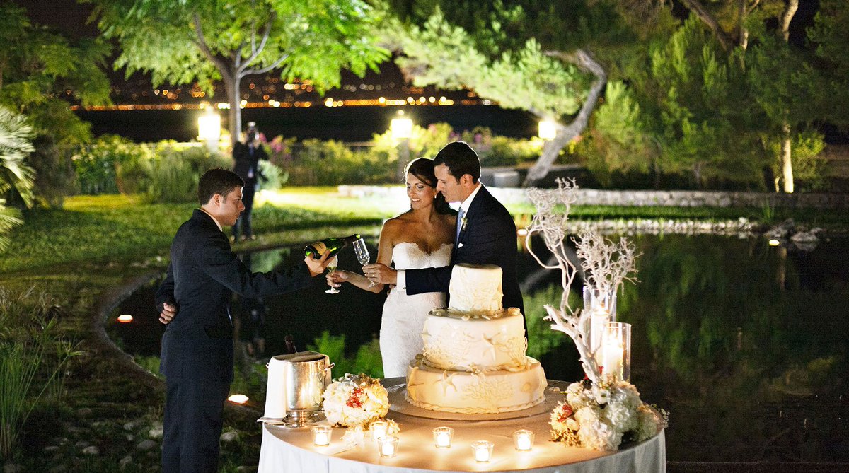 Weddings & Honeymoons Magazine tweet media