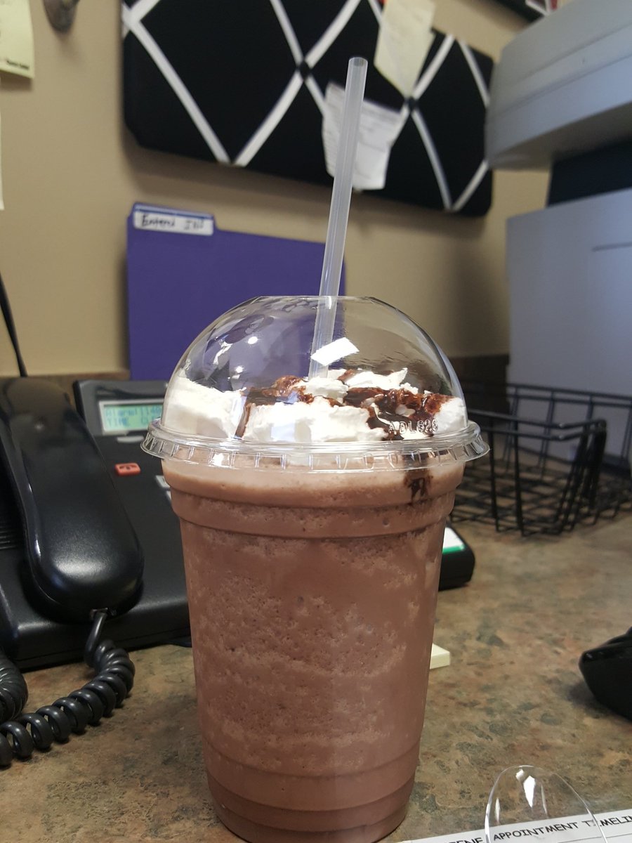 FosterSmiles's tweet photo. When patients give back! #MochaShake @stompingbean  #GiveBack #Thankful https://t.co/xJZw5zbpND