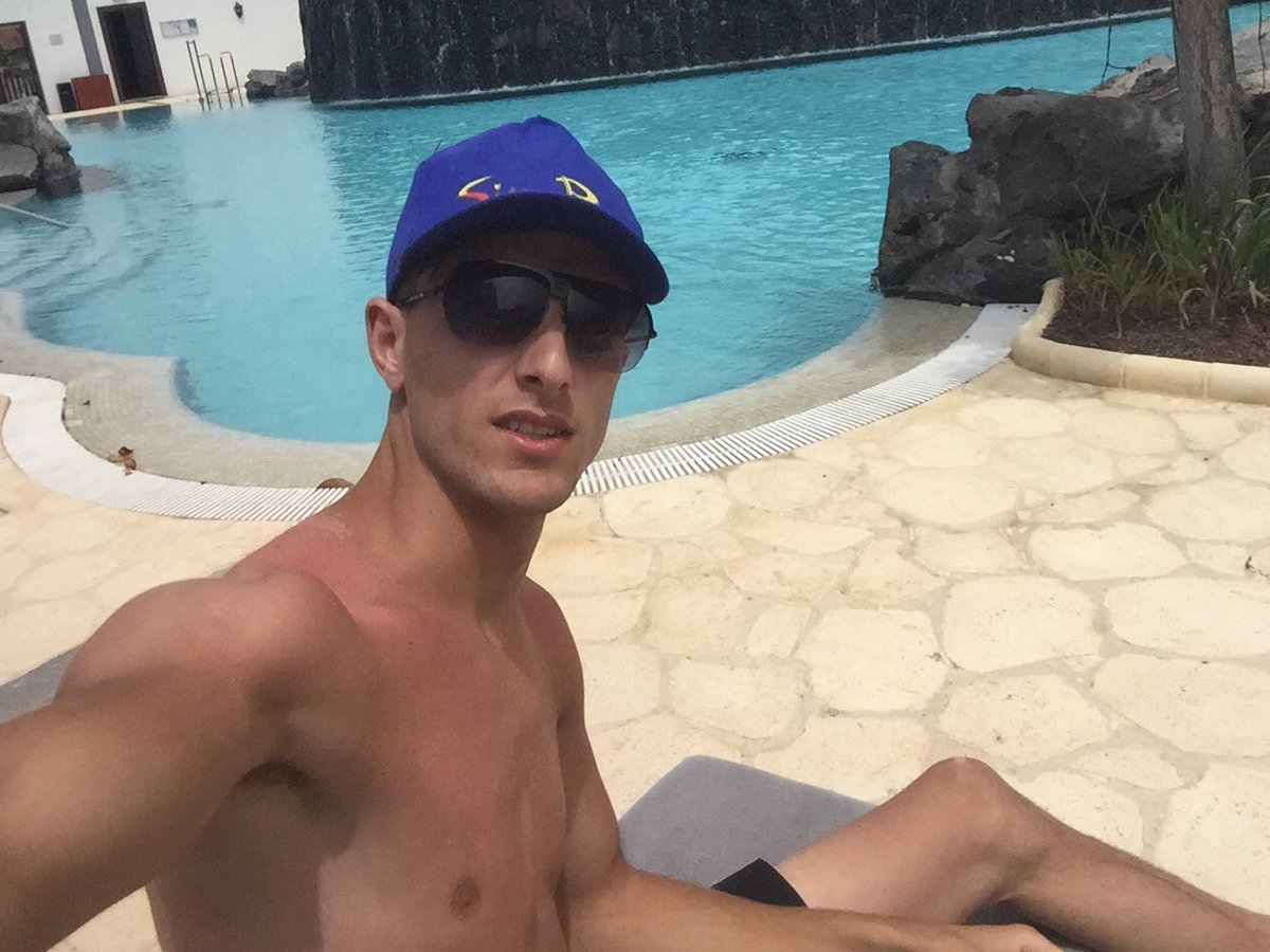 0Ergest's tweet image. Moving to Spain for good