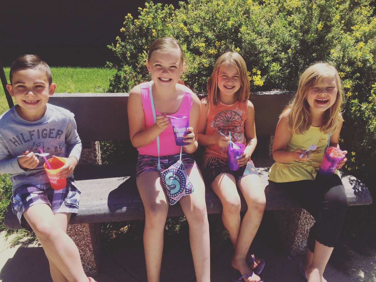 CampusStep's tweet photo. Kona Ice was amazing yesterday!! Thank you to all that came out! The rest of you in Brooks missed out!! @kona_ab https://t.co/Jt9WTxWFAm