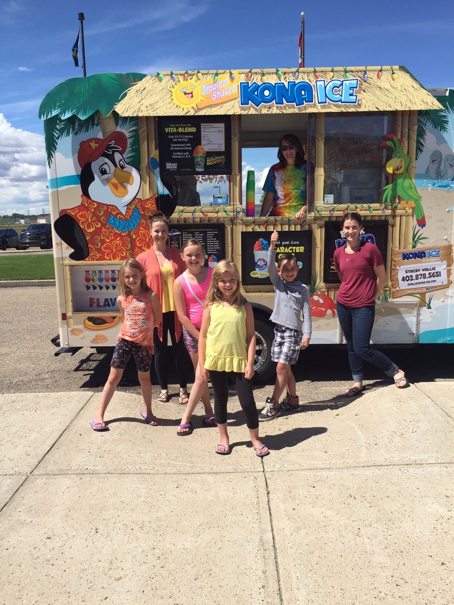CampusStep's tweet photo. Kona Ice was amazing yesterday!! Thank you to all that came out! The rest of you in Brooks missed out!! @kona_ab https://t.co/Jt9WTxWFAm