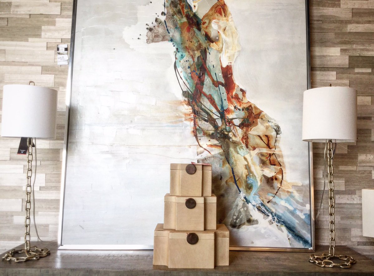 primalighting1's tweet photo. Chic and chains! 
Yay or nay to the lamps? 
#vaughan #Toronto #primalighting #homedecor #home https://t.co/1kQOMvIlZs