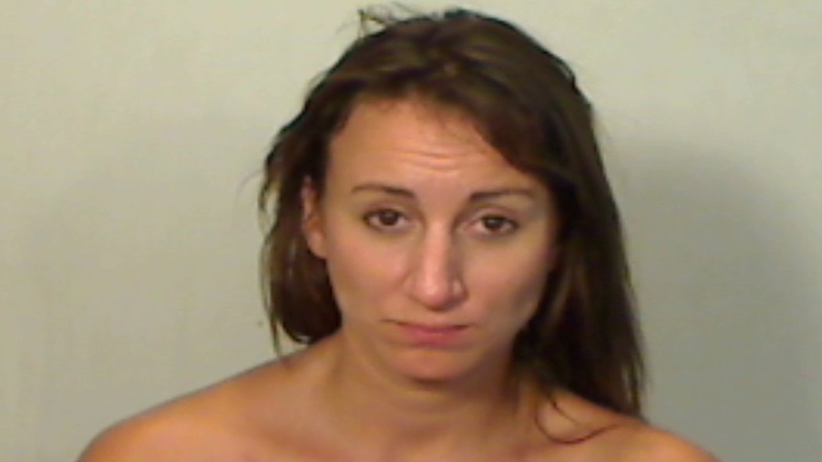 Miami dancer arrested, called 911 multiple times to complain about officer touching her bit.ly/29kvNFq?utm_me… https://t.co/tTDsE3987a