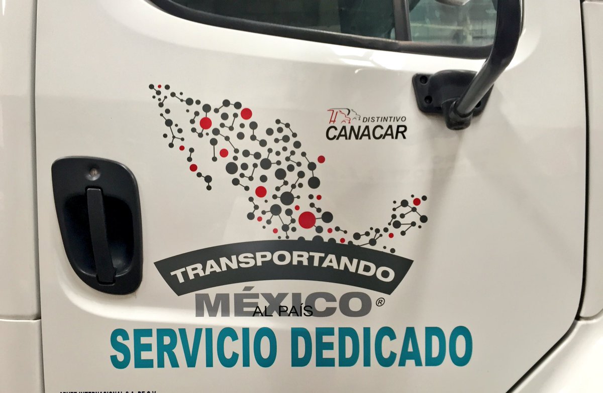 EArturoChavez's tweet photo. Adquirimos un @FreightlinerMex más a nuestra flota, para Servicio Dedicado #Freightliner #M2 #TransportandoAlPaís https://t.co/7D0KWfeRyA
