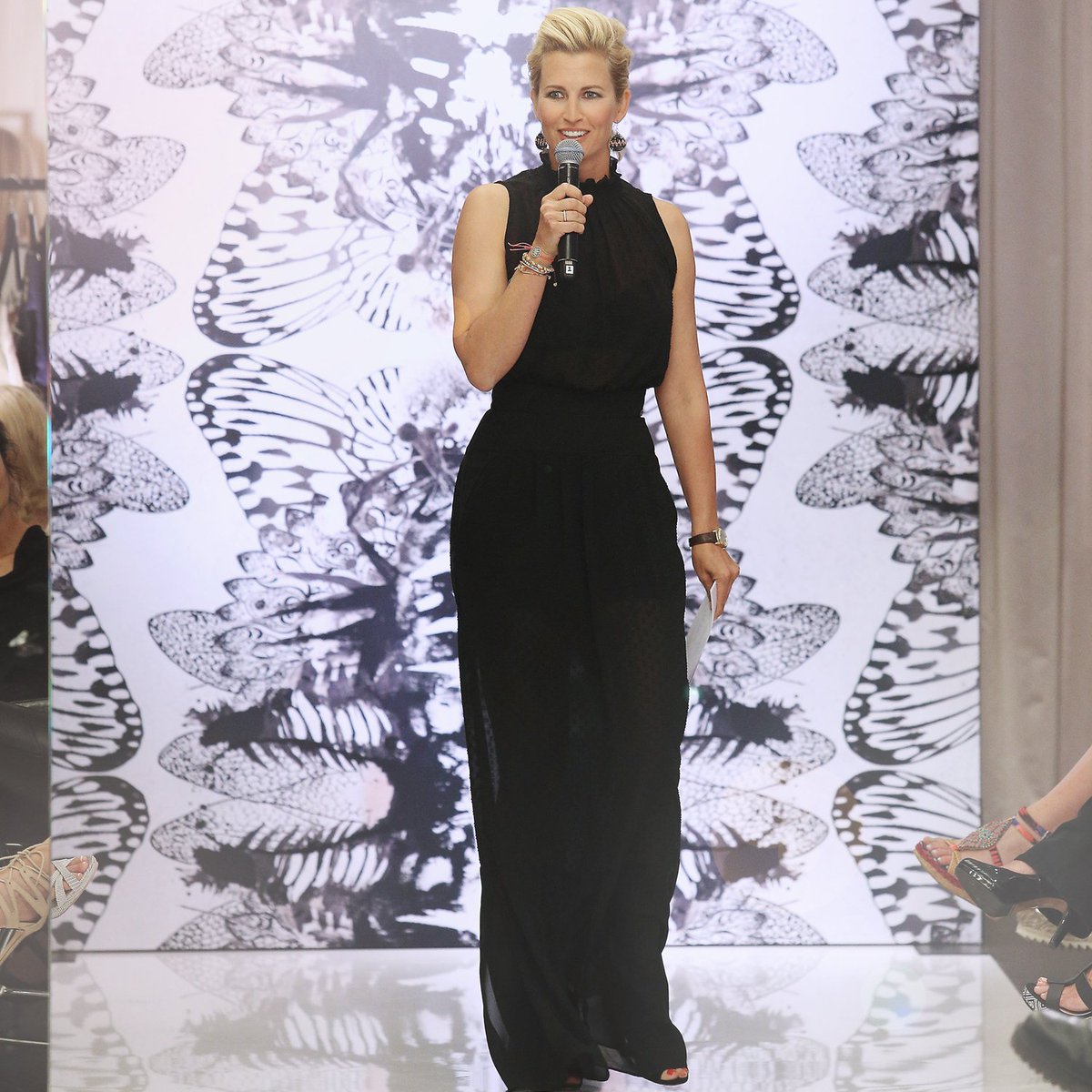 @anoukmsmulders looked stunning at the Spring Summer 2017 Fashion show! → ow.ly/JJCx301Unhm