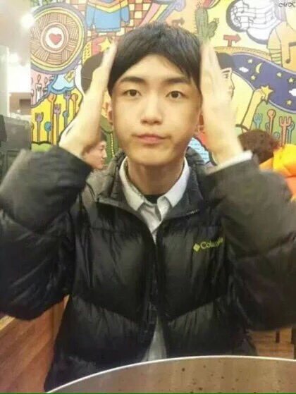 solac_'s tweet photo. 잃어버린 콜롬비아 패딩이 이거인가?ㅋㅋㅋㅋㅋ
#서출구 #올티 #올출구 #서명원 #정우성 https://t.co/2n3GmZwZJI