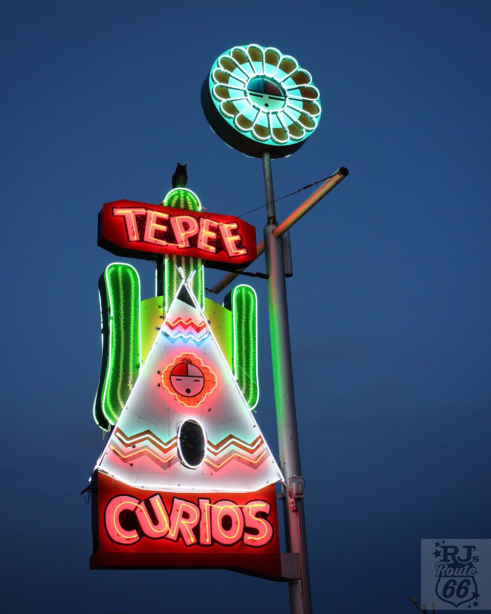 rjsroute66's tweet photo. Be sure and check out the beautiful neon along Route 66, like this sign in Tucumcari, New Mexico❤️ https://t.co/kpF11gEARm