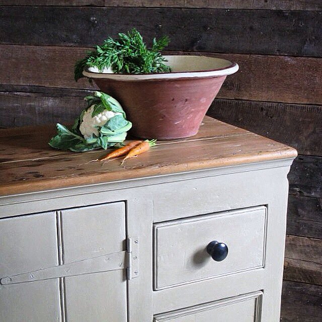 mkitchensmith's tweet photo. Useful antique pine dresser #countrykitchen #antiquekitchen #antiques #pinecupboard #forsale https://t.co/E7IfPR4VaE