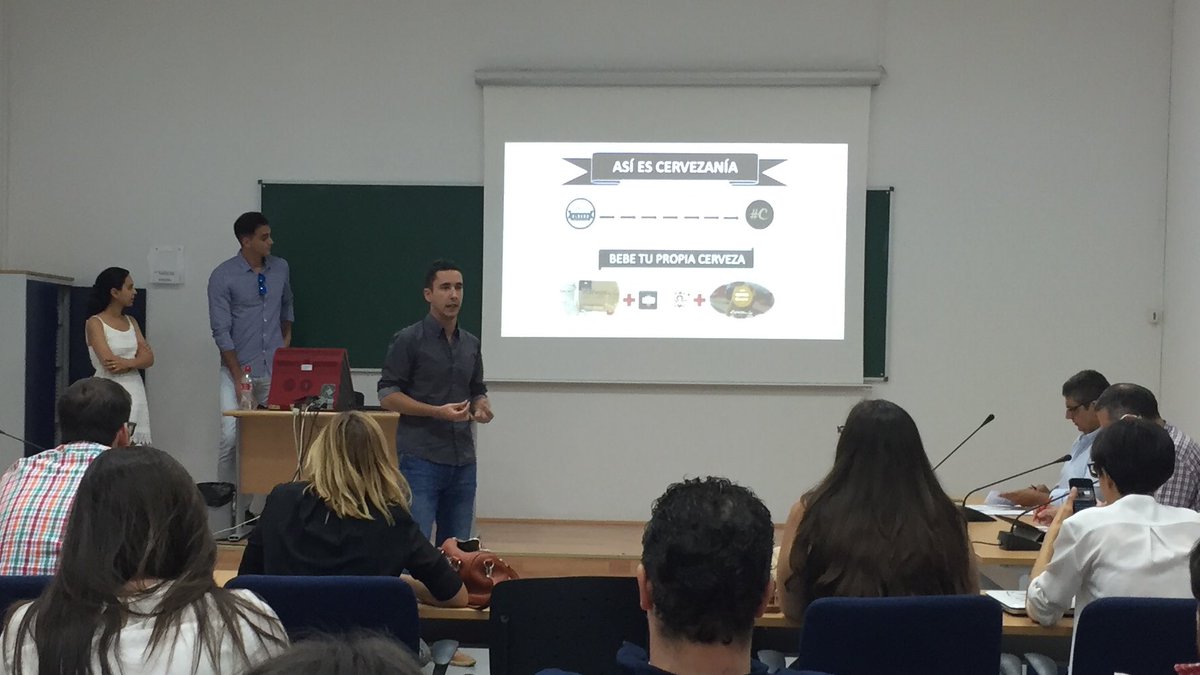 #PMO de <a href="/Cervezania/">cervezania.com</a> con <a href="/AleMedinaOn/">Ale Medina</a> @MkPostCC <a href="/DaniFajBal/">Daniel Fajardo</a> #MasterSmmUS <a href="/SmmUS/">samus</a>